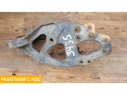 Кронштейн крепления передней рессоры левый